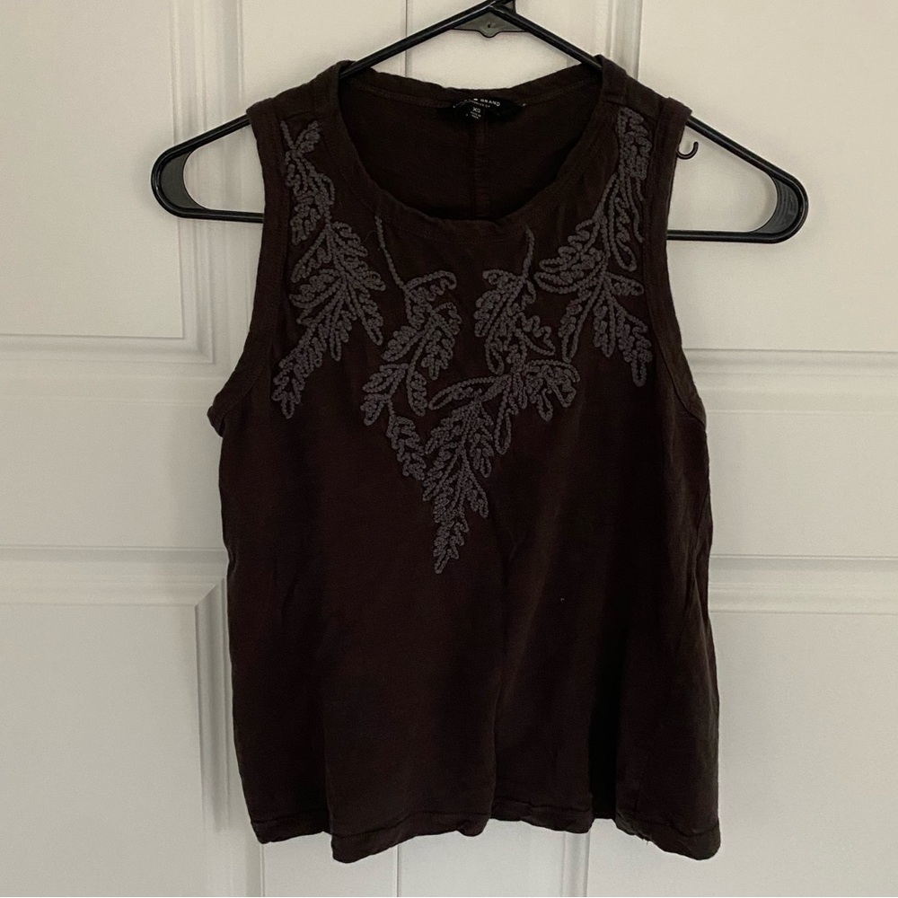 Lucky brand embroidered tank size xs, dark grey